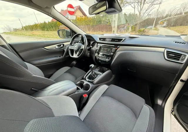 NISSAN Qashqai 1.3 DIG-T Tekna