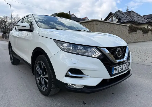 NISSAN Qashqai 1.3 DIG-T Tekna