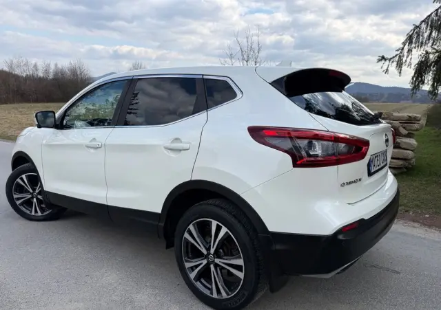 NISSAN Qashqai 1.3 DIG-T Tekna