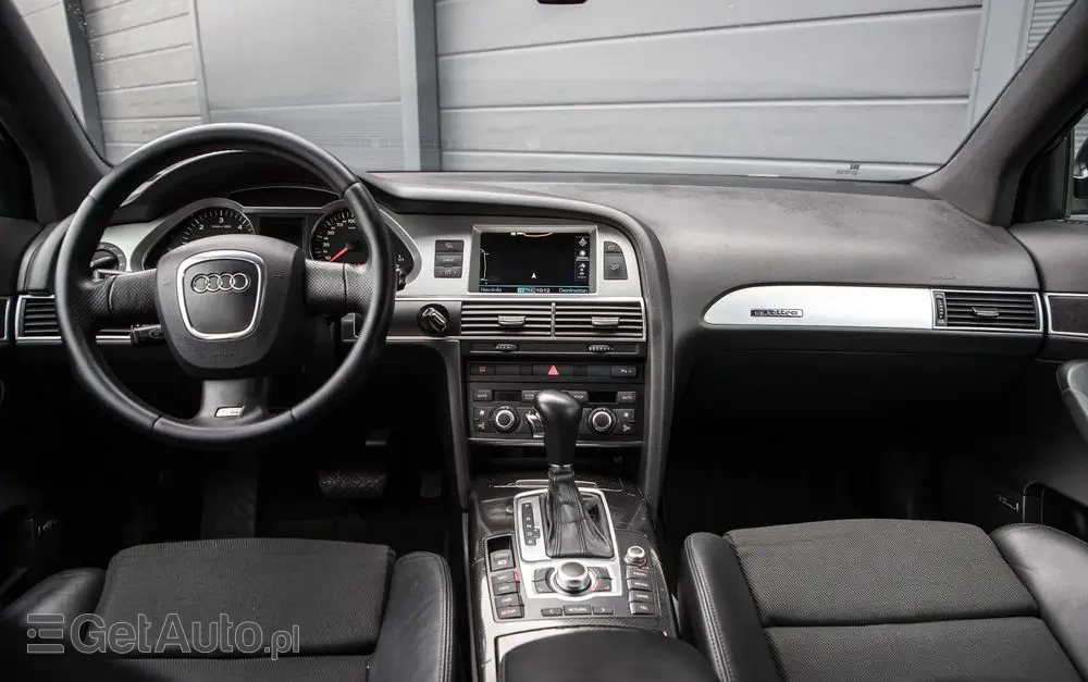 AUDI A6 Avant 3.0 TDI DPF quattro tiptronic