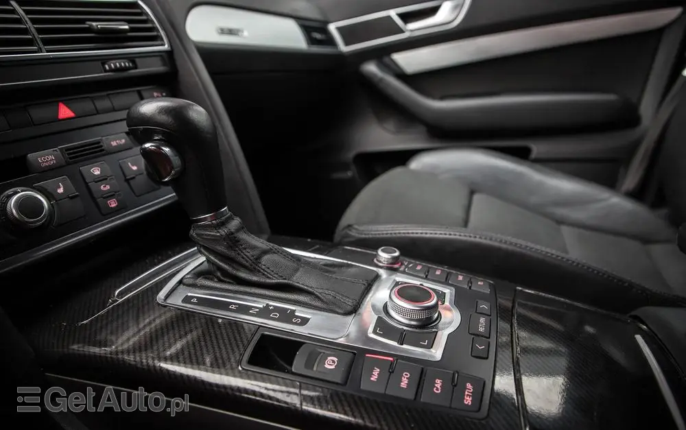 AUDI A6 Avant 3.0 TDI DPF quattro tiptronic