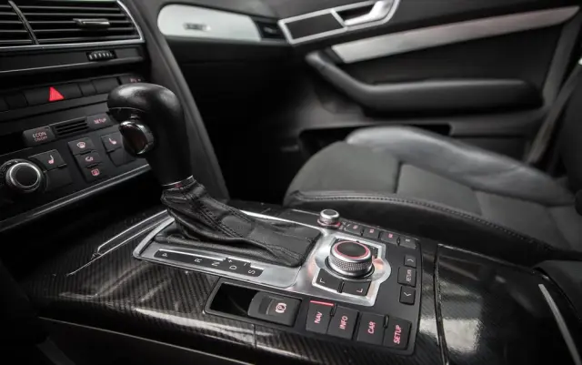 AUDI A6 Avant 3.0 TDI DPF quattro tiptronic