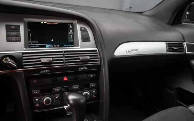 AUDI A6 Avant 3.0 TDI DPF quattro tiptronic