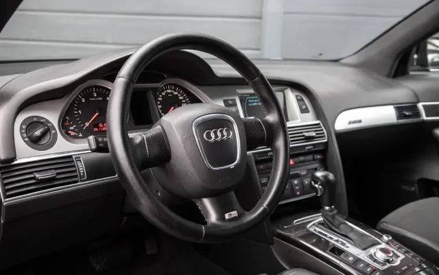 AUDI A6 Avant 3.0 TDI DPF quattro tiptronic