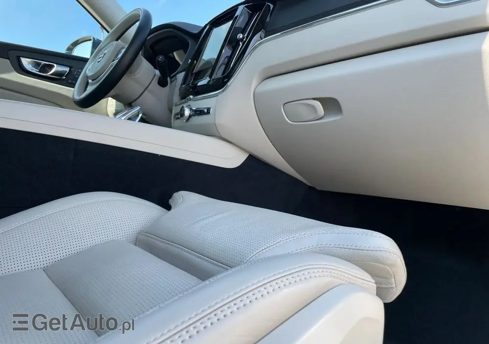 VOLVO XC 60 T8 Plug-In Hybrid AWD Inscription