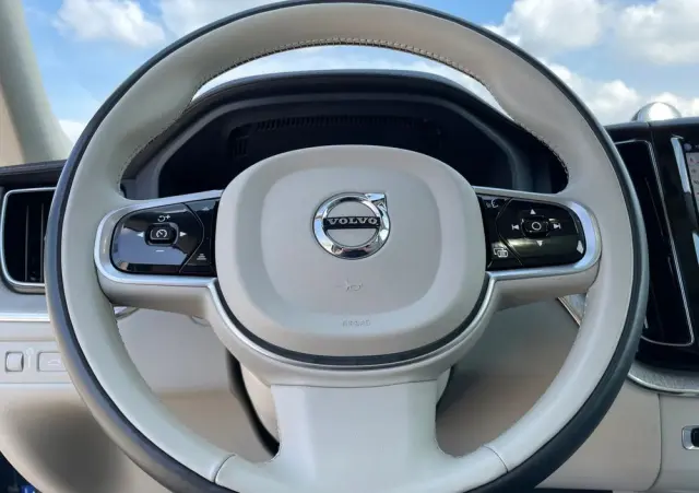 VOLVO XC 60 T8 Plug-In Hybrid AWD Inscription