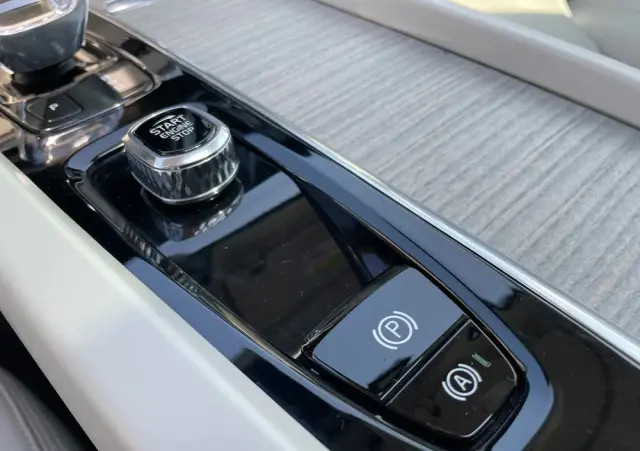 VOLVO XC 60 T8 Plug-In Hybrid AWD Inscription