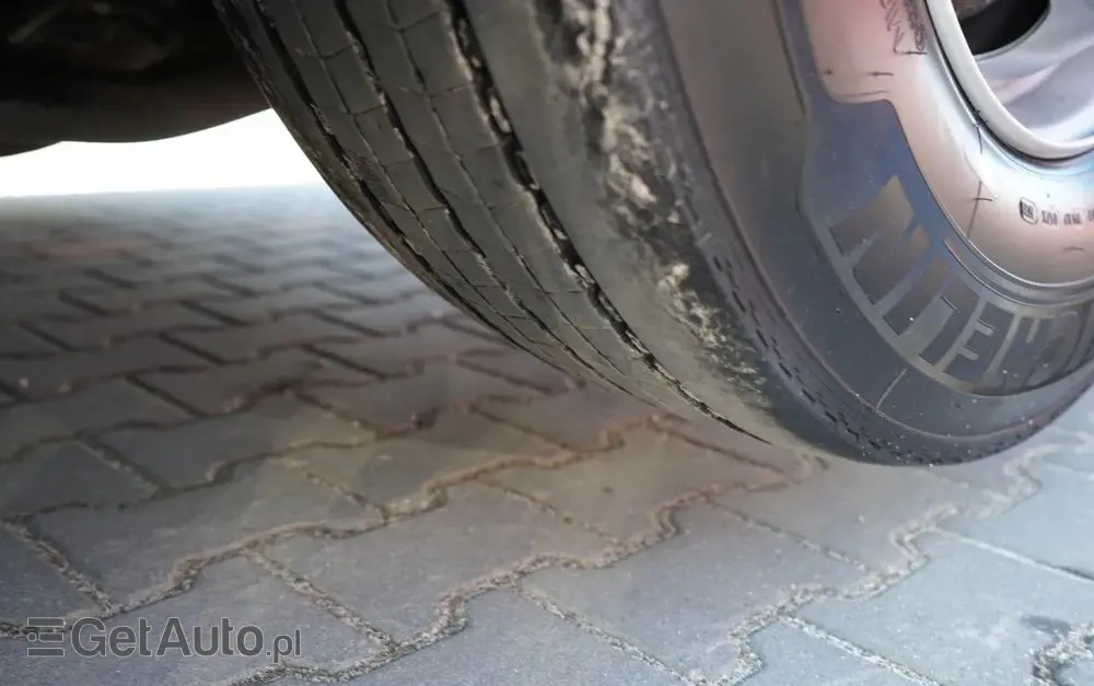 MAN TGX 26.460 / ZESTAW TANDEM PRZEJAZDOWY / 120 M3 / OŚ PODNOSZONA / OŚ SKRĘTNA / + PRZYCZEPA FRUEHAUF / OSIE SAF 