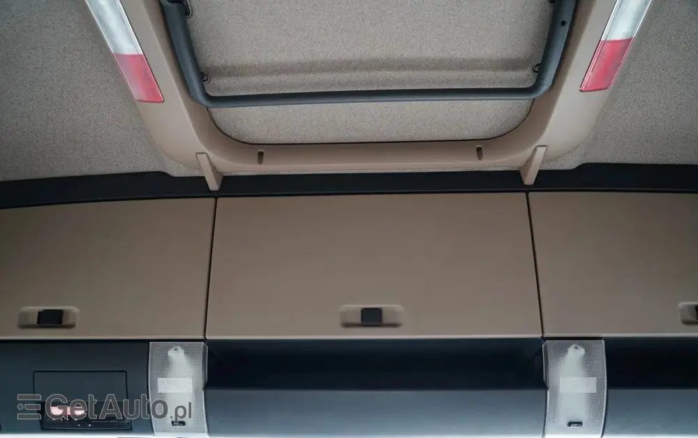 MAN TGX 26.460 / ZESTAW TANDEM PRZEJAZDOWY / 120 M3 / OŚ PODNOSZONA / OŚ SKRĘTNA / + PRZYCZEPA FRUEHAUF / OSIE SAF 