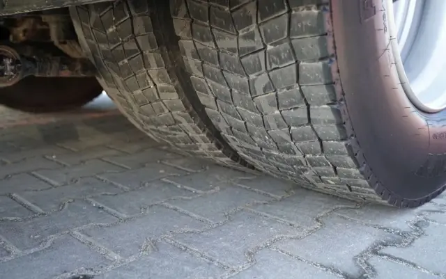 MAN TGX 26.460 / ZESTAW TANDEM PRZEJAZDOWY / 120 M3 / OŚ PODNOSZONA / OŚ SKRĘTNA / + PRZYCZEPA FRUEHAUF / OSIE SAF 