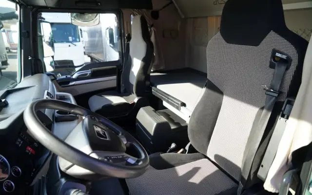 MAN TGX 26.460 / ZESTAW TANDEM PRZEJAZDOWY / 120 M3 / OŚ PODNOSZONA / OŚ SKRĘTNA / + PRZYCZEPA FRUEHAUF / OSIE SAF 