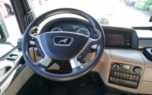 MAN TGX 26.460 / ZESTAW TANDEM PRZEJAZDOWY / 120 M3 / OŚ PODNOSZONA / OŚ SKRĘTNA / + PRZYCZEPA FRUEHAUF / OSIE SAF 