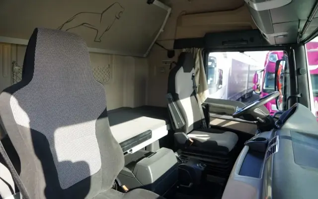 MAN TGX 26.460 / ZESTAW TANDEM PRZEJAZDOWY / 120 M3 / OŚ PODNOSZONA / OŚ SKRĘTNA / + PRZYCZEPA FRUEHAUF / OSIE SAF 