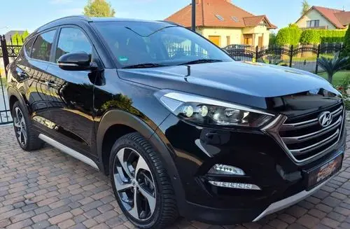 HYUNDAI Tucson 