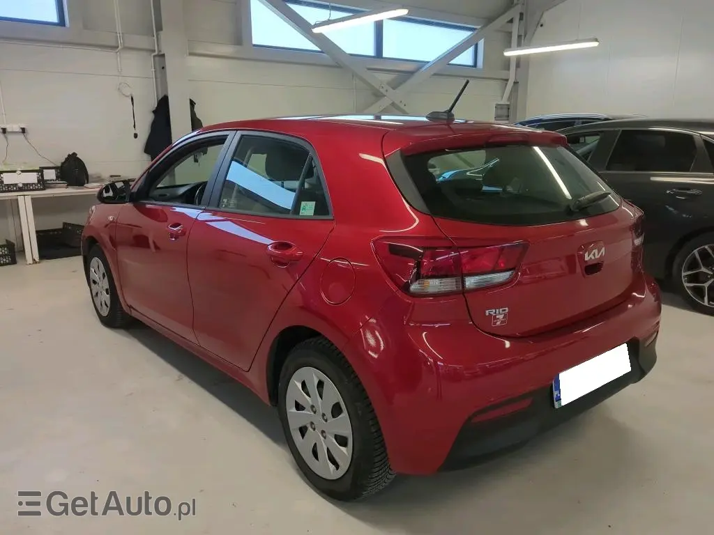 KIA Rio M