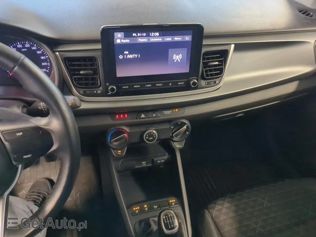 KIA Rio M