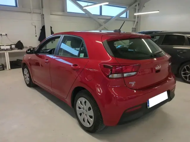 KIA Rio M