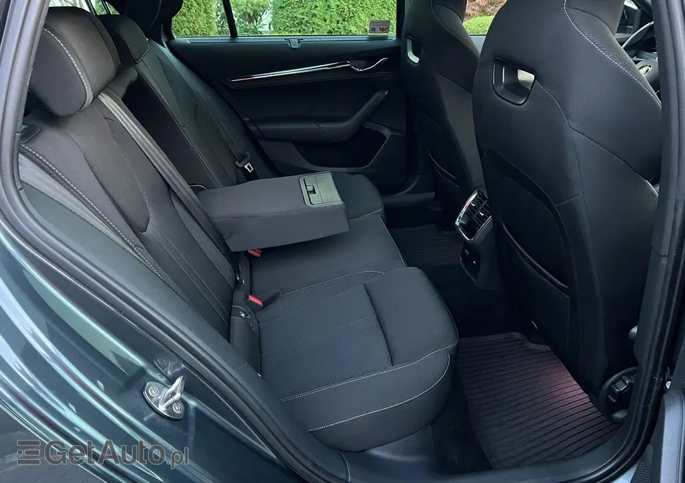 SKODA Octavia 2.0 TDI 4x4 Style DSG