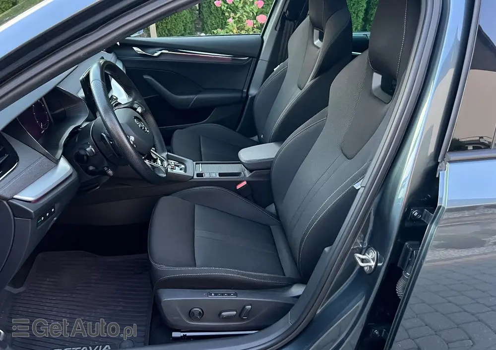 SKODA Octavia 2.0 TDI 4x4 Style DSG