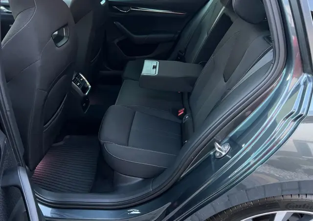 SKODA Octavia 2.0 TDI 4x4 Style DSG