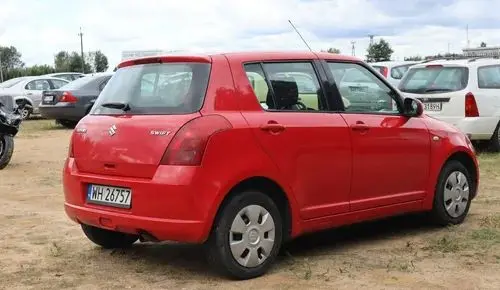 SUZUKI Swift 