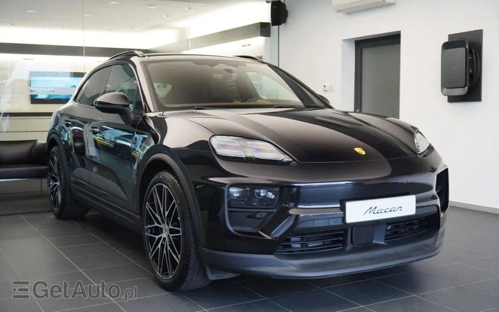 PORSCHE Macan 