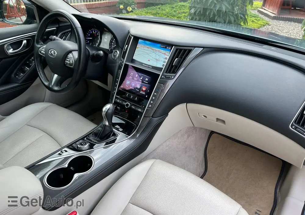 INFINITI Q50 Hybrid Premium