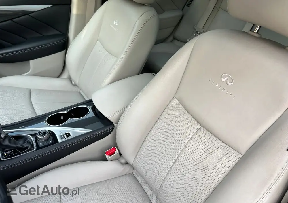 INFINITI Q50 Hybrid Premium