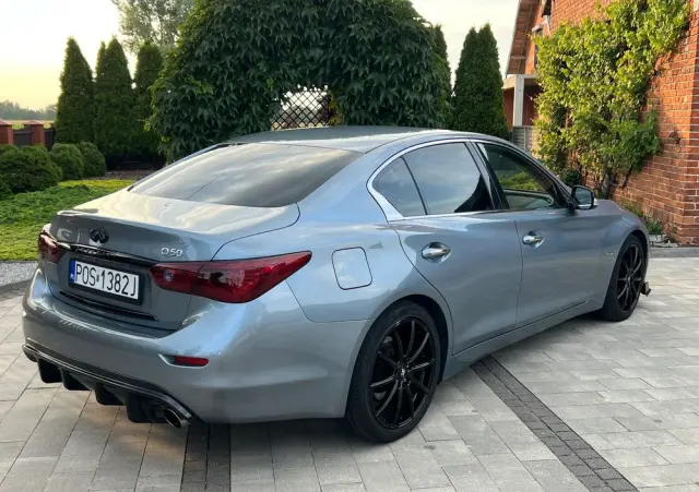 INFINITI Q50 Hybrid Premium