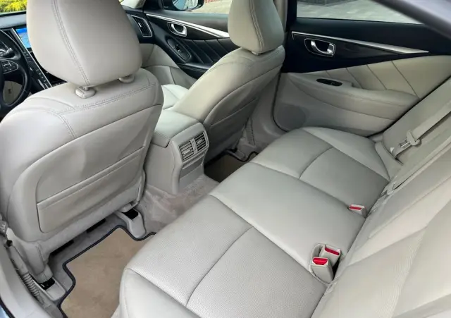 INFINITI Q50 Hybrid Premium