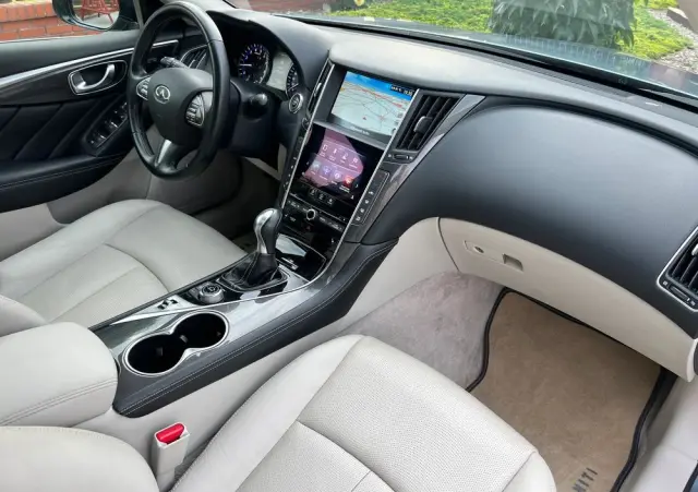 INFINITI Q50 Hybrid Premium