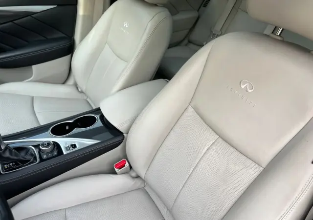 INFINITI Q50 Hybrid Premium