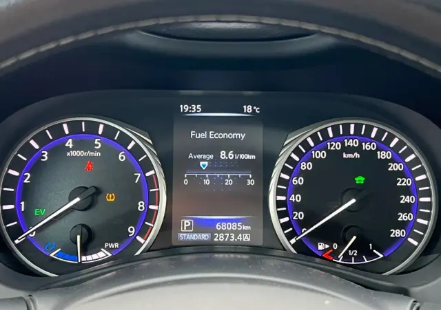 INFINITI Q50 Hybrid Premium