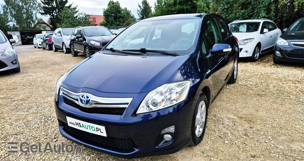 TOYOTA Auris 1.8 HSD Luna