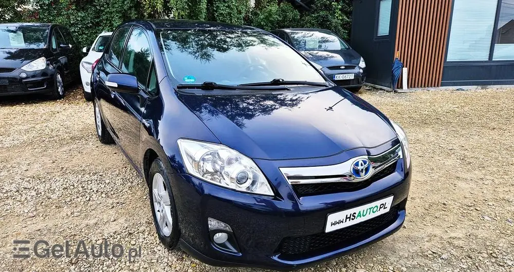TOYOTA Auris 1.8 HSD Luna