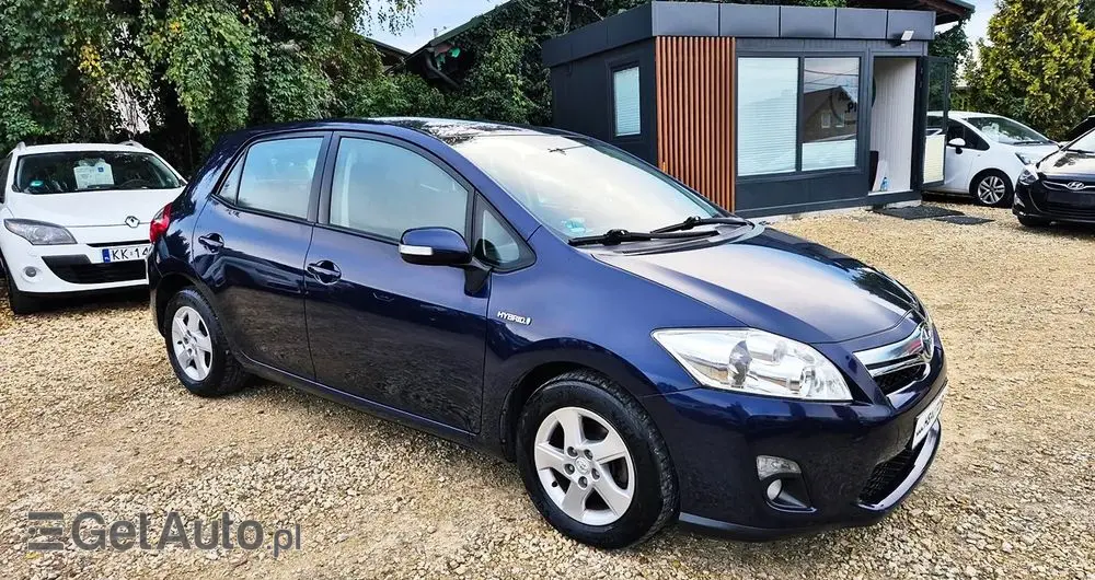TOYOTA Auris 1.8 HSD Luna