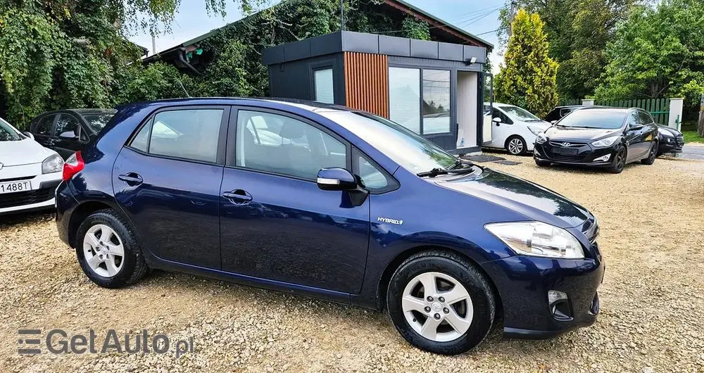 TOYOTA Auris 1.8 HSD Luna