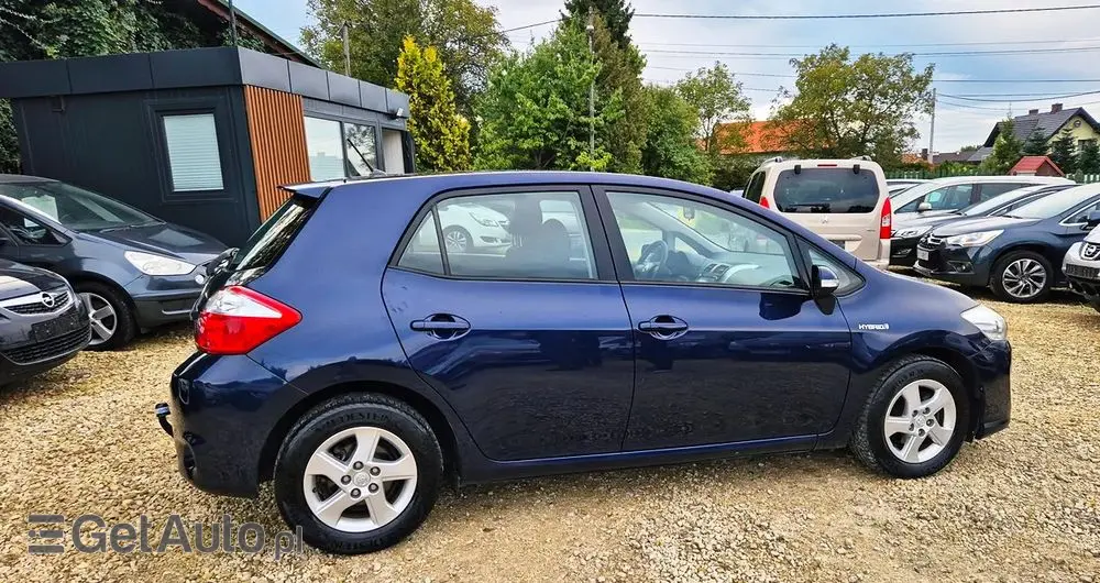 TOYOTA Auris 1.8 HSD Luna