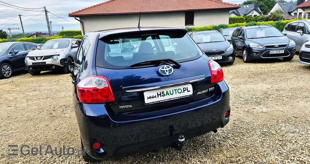 TOYOTA Auris 1.8 HSD Luna