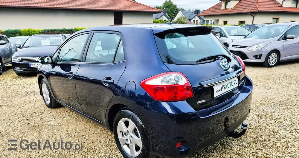 TOYOTA Auris 1.8 HSD Luna