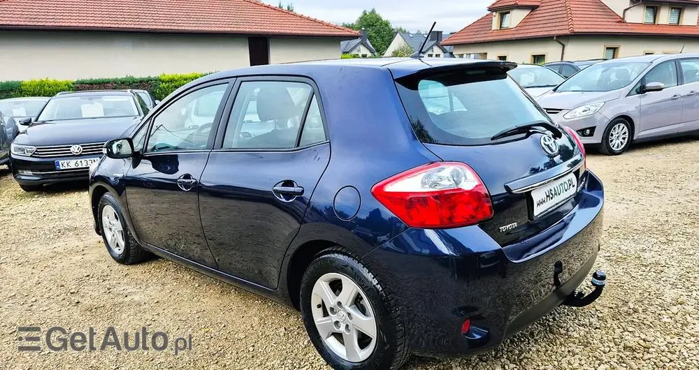 TOYOTA Auris 1.8 HSD Luna