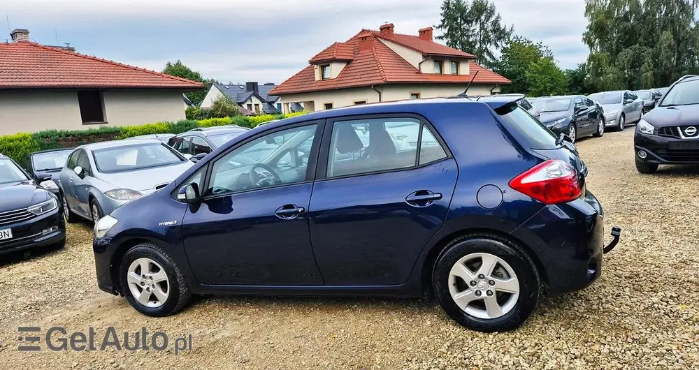 TOYOTA Auris 1.8 HSD Luna