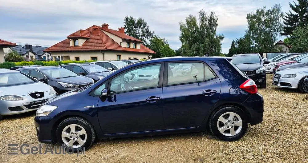 TOYOTA Auris 1.8 HSD Luna