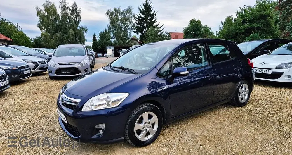 TOYOTA Auris 1.8 HSD Luna