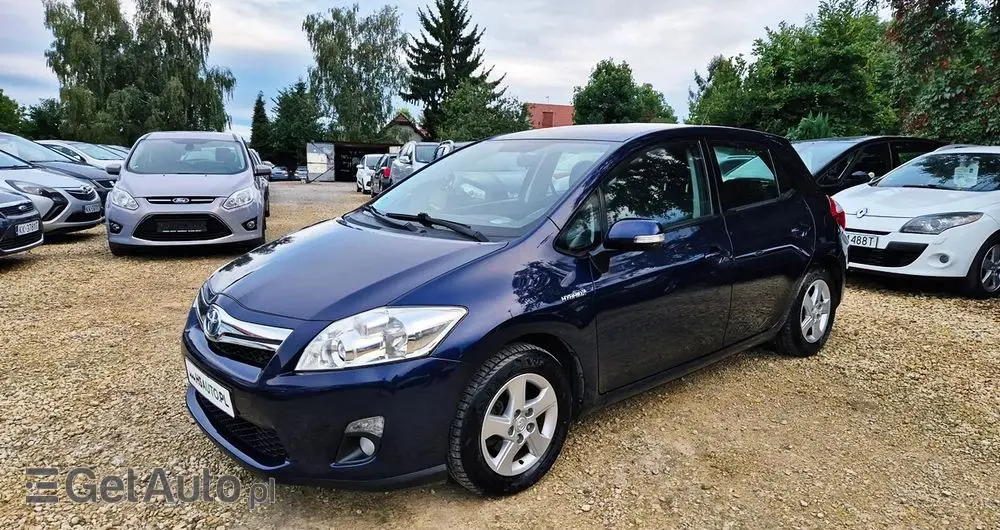 TOYOTA Auris 1.8 HSD Luna