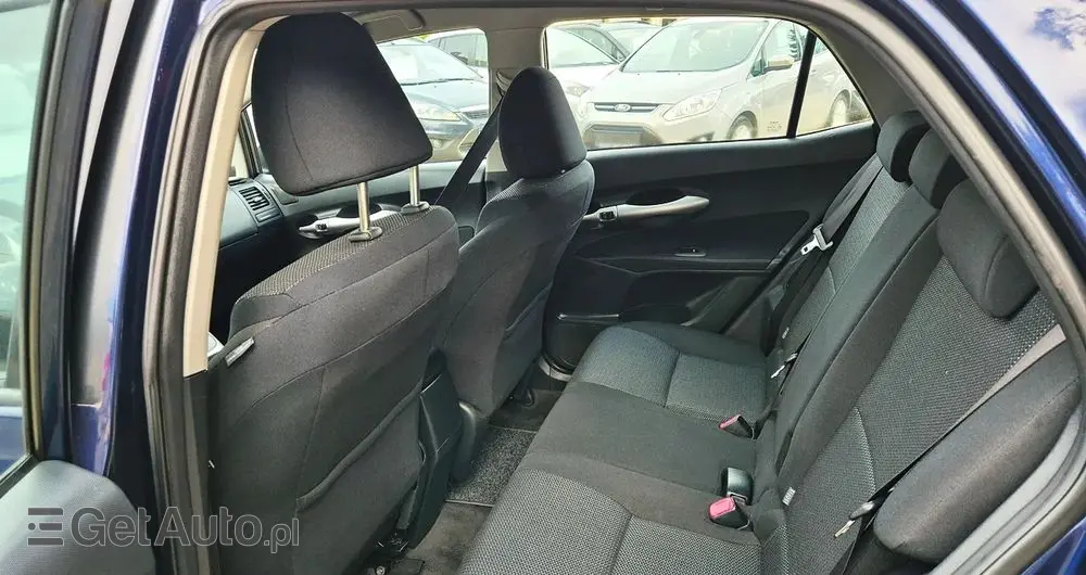 TOYOTA Auris 1.8 HSD Luna