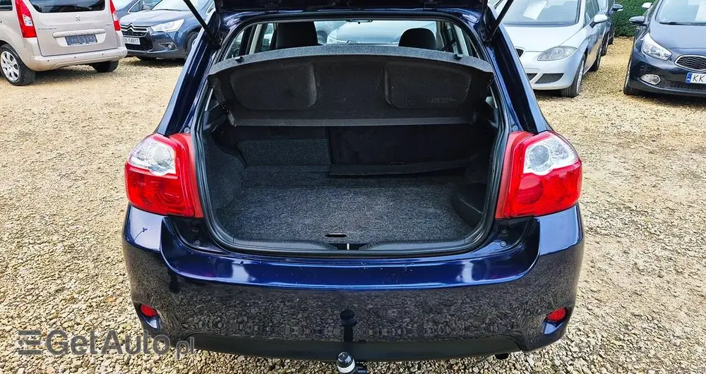 TOYOTA Auris 1.8 HSD Luna