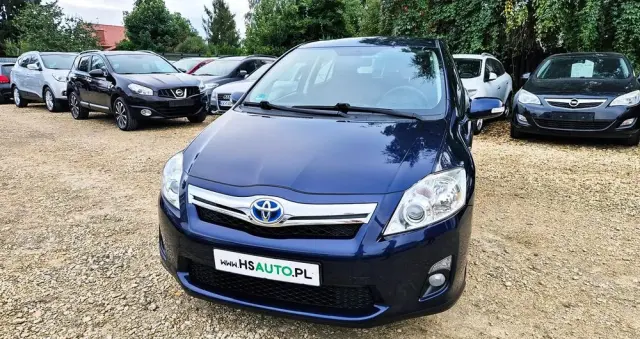 TOYOTA Auris 1.8 HSD Luna