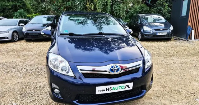 TOYOTA Auris 1.8 HSD Luna