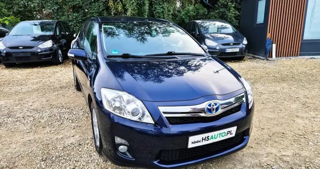 TOYOTA Auris 1.8 HSD Luna